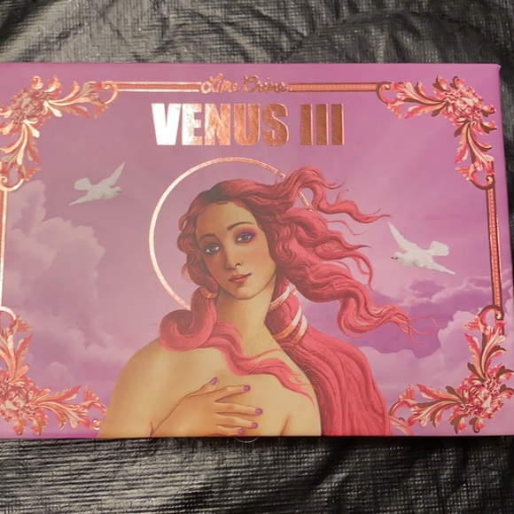 Eyeshadow - Picture 3 of 5